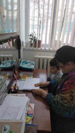 Логопед Г.Бурабаеваның  оқушыларға тілдік жаттығулар мен сөйлеу және оқуын дамыту барысы