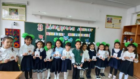 8 Наурыз "Ана гүл, Ана жыр, Ана өмір шуағы" атты ашық тәрбие сабағы