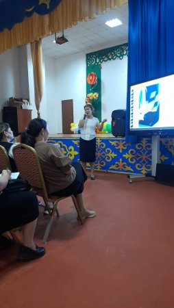 ДТІЖ орынбасары А.Домекова және мектеп ұжымы тәрбие құндылықтарына арналған жылдық жоспарын талдап алдағы аптадағы жұмыс кестесін жоспарлады.