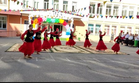 1қыркүйек Білім күніне "Мектебім-мейірім мекені" тақырыбында салтанатты жиыны өткізілді.