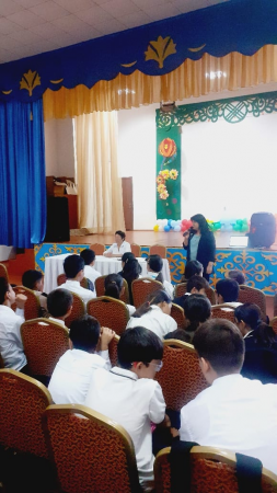 "Қазақстан Республикасының Конституциясы"тақырыбында тарих пәнінің мұғалімі,лектор М.Амирова лекция оқыды.