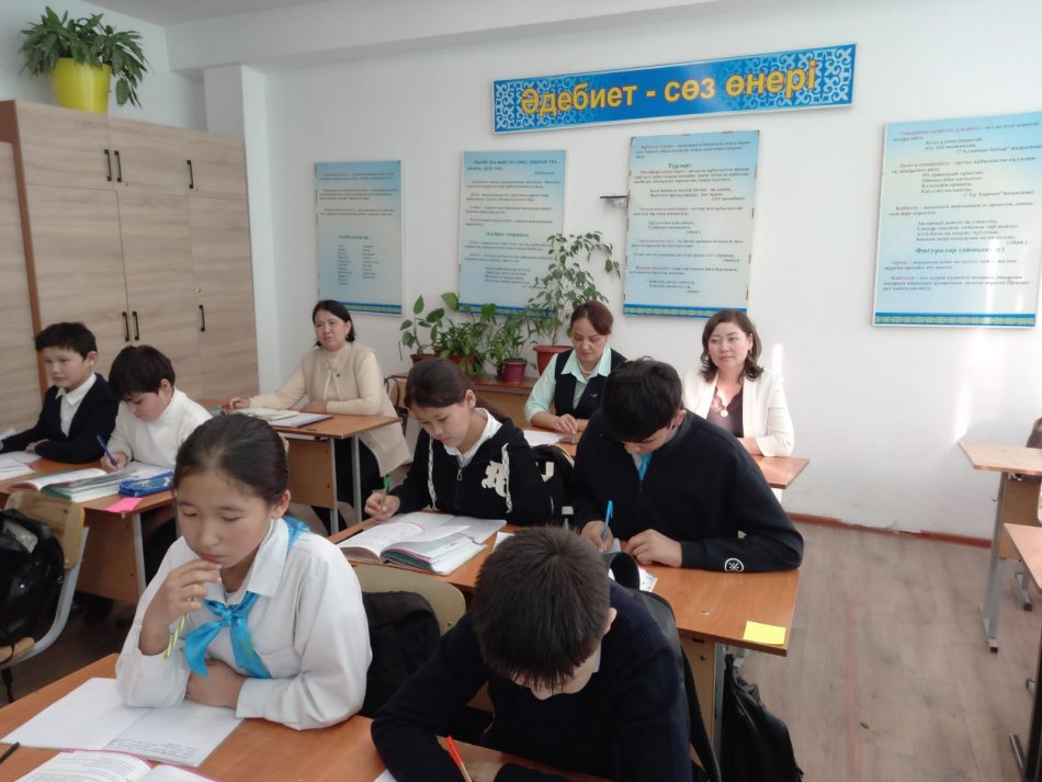 4-зерттеу тобының кезекті сабағы 2024 жылдың 22.01 күні 6"Д" сыныбында қазақ тілі пәнінен өтті.Пән мұғалімі: Наурызбаева Кулаш Жаксылыковна. Сабақтың
