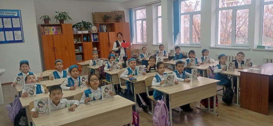 2 "Г" сынып оқушылары Алғыс айту күніне байланысты тәрбие сағатын өтті.