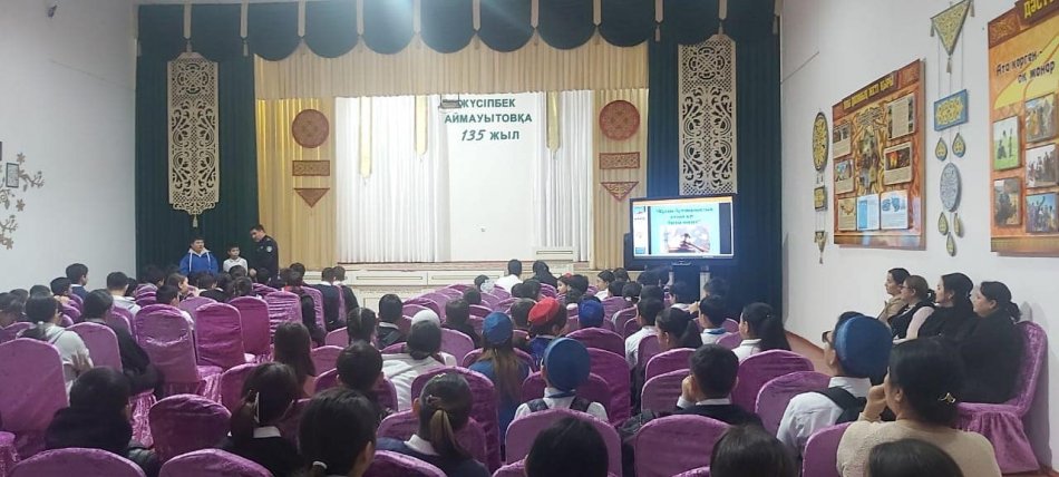 5-11 сынып оқушылары арасында тарих пәнінің мұғалімдері Ж.Абдикулова мен М.Амирова лекция оқыды.